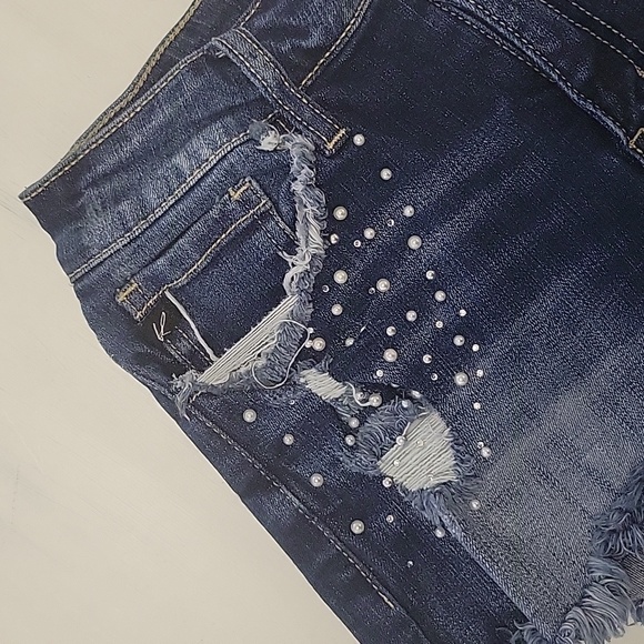 KanCan, Distressed Jean shorts - Picture 2 of 6
